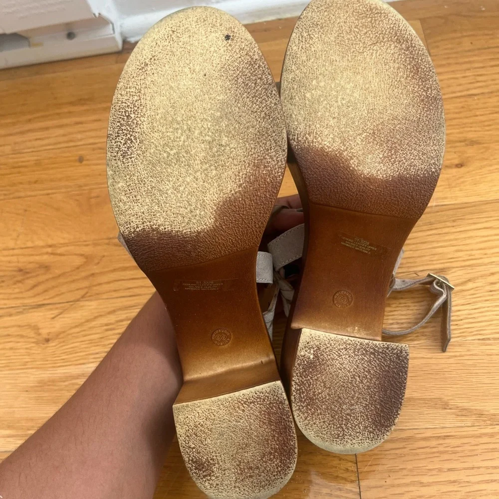 Bella Vita platform block heels 8 1/2 W - Picture 7 of 14